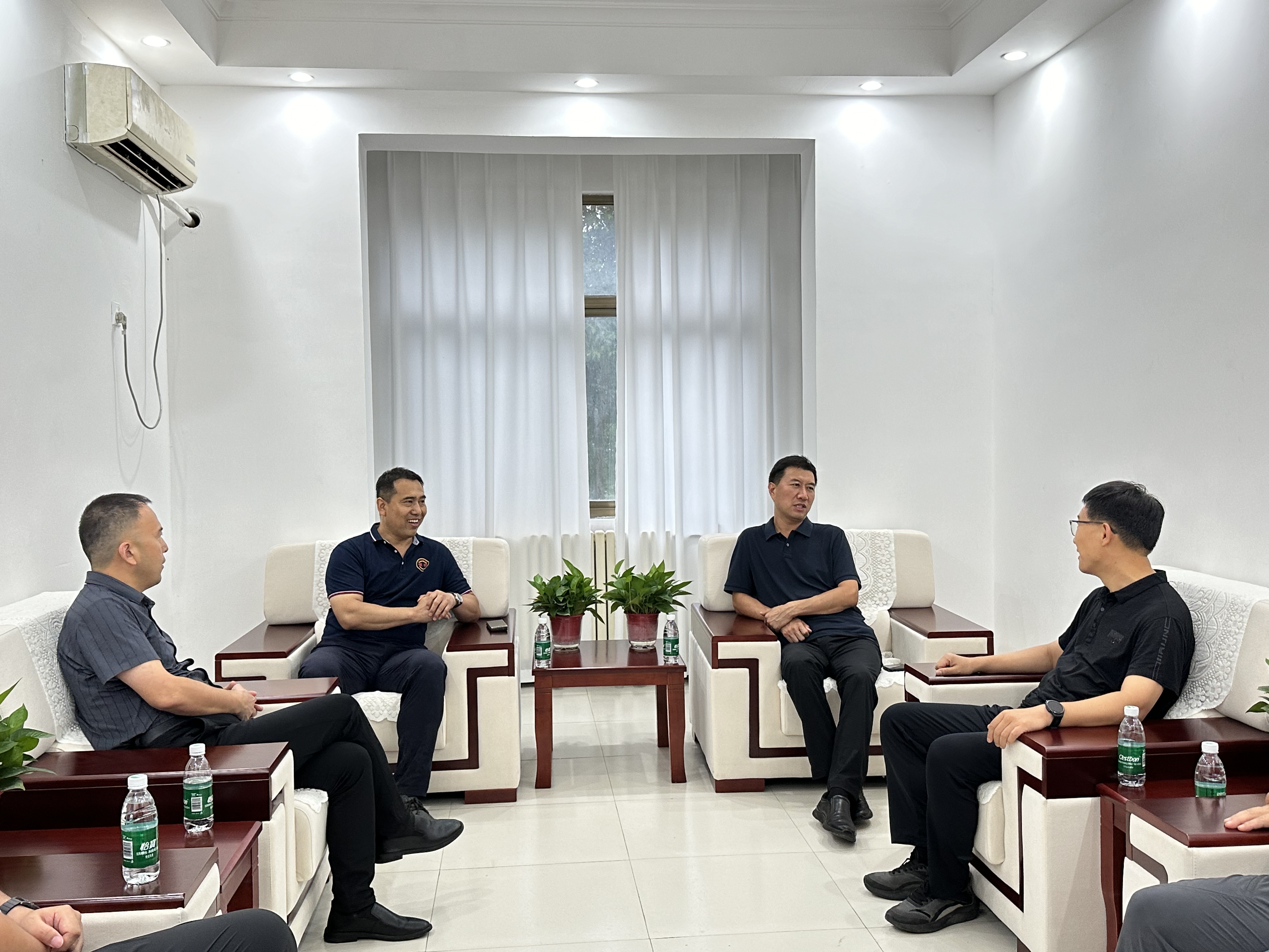 鞏義市市長張東輝一行蒞臨我司調(diào)研，助推鋁包鋼項(xiàng)目建設(shè)，共筑產(chǎn)業(yè)升級(jí)新篇章